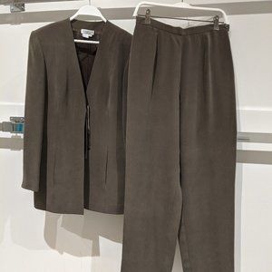 Pant Suit, silk, olive green, sz 8